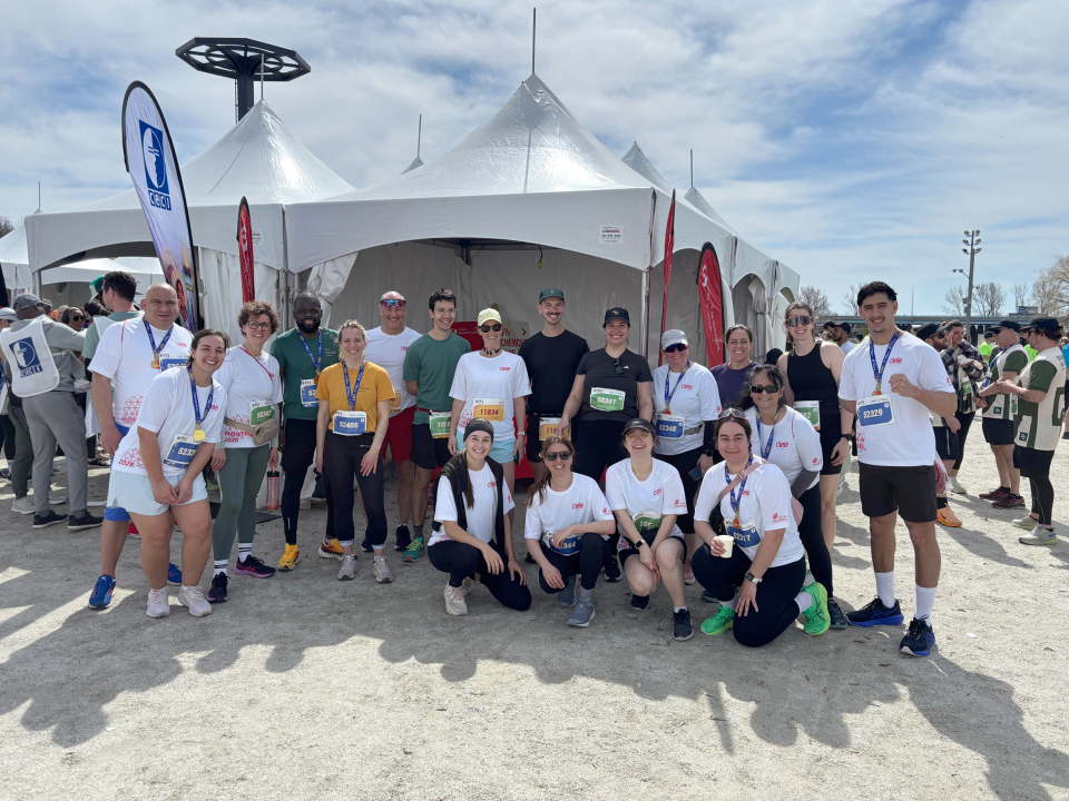 Le Groupe Maurice sur la ligne de départ de Courons MTL 2026 - Le Groupe Maurice - Résidences pour personnes âgées