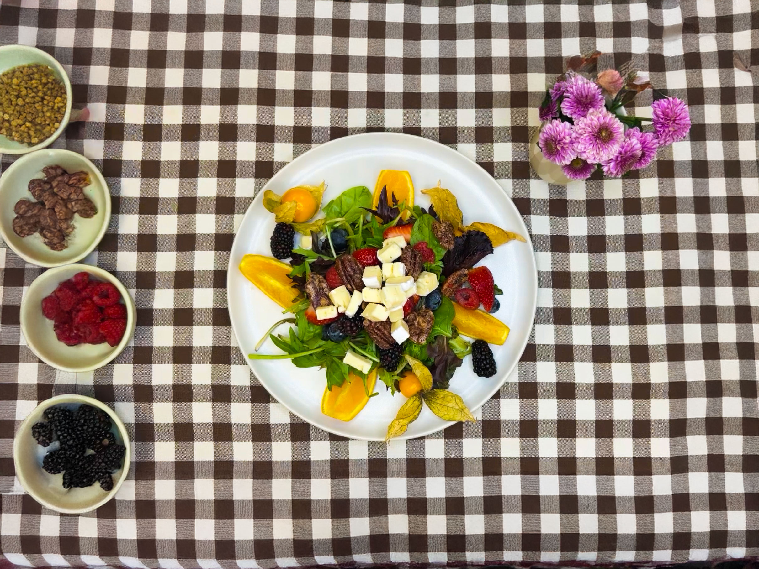 Recette de la salade Margo aux fruits et pacanes - Le Choix Du Chef - Le Groupe Maurice - Résidences pour personnes âgées